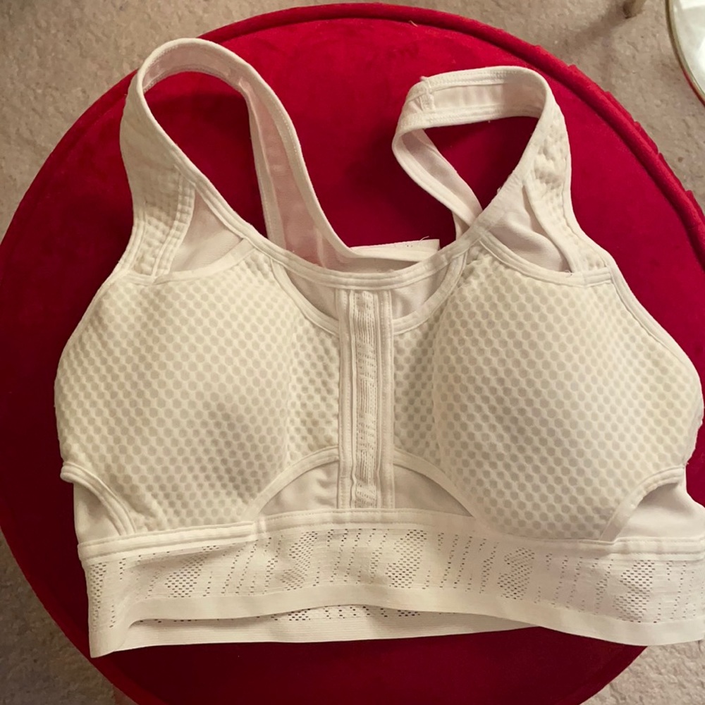 NWOT- Nike sports bra